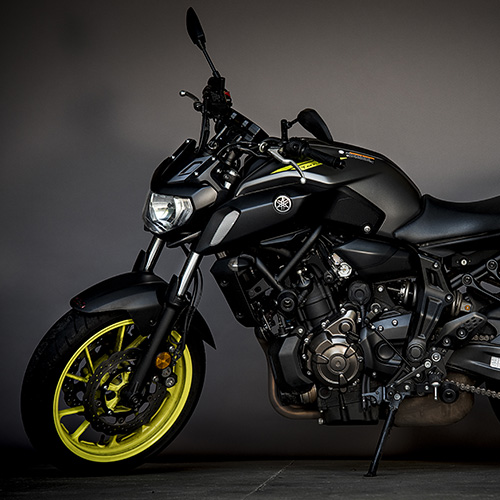 Yamaha MT-07 mit signalgelben Felgen — Ausbildungsmotorrad der Klassen A2 und A
